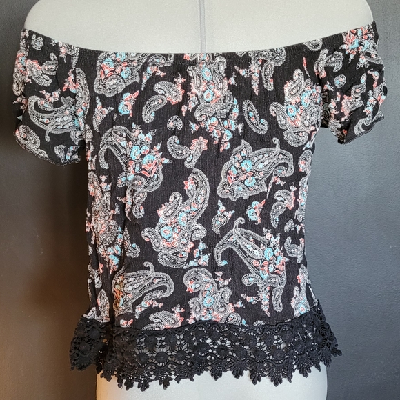 Black Miley+Molly Paisley and Lace Top - Picture 2 of 4